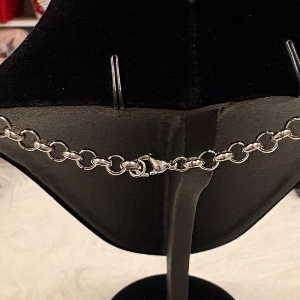 New Elegant Silver Heart Jewelry Set for Valentines 💘 Day or Mother’s Day - Picture 3 of 5